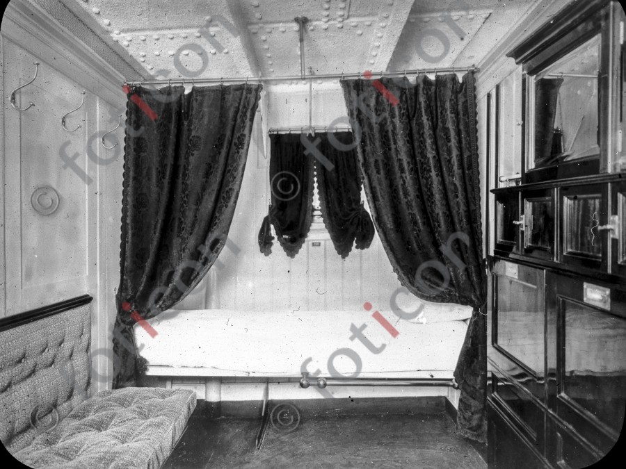 Passagierkabine der RMS Titanic | Passenger cabin of the RMS Titanic - Foto simon-titanic-196-035-sw.jpg | foticon.de - Bilddatenbank für Motive aus Geschichte und Kultur